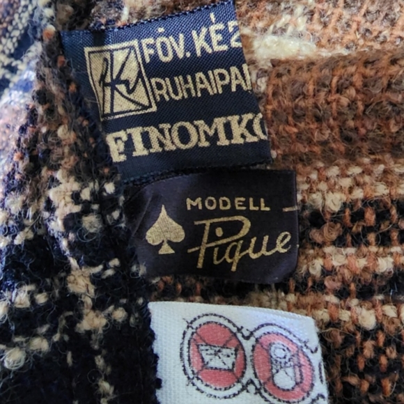 Vintage Wool Plaid Pleated Style Skirt - Picture 9 of 10